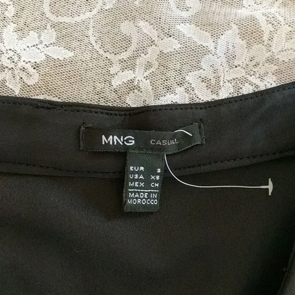 Simple Black Skirt - Picture 2 of 2